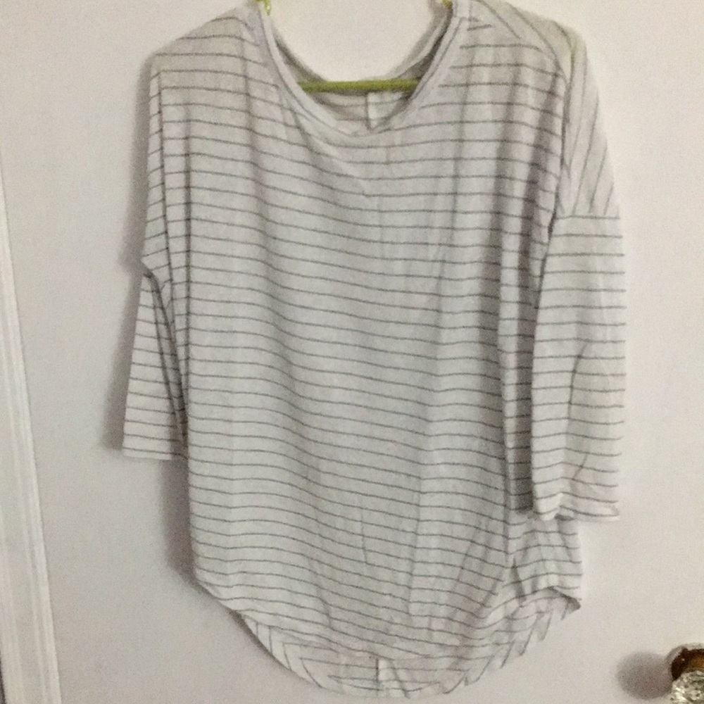 3/4 length quarter length sleeve shirt